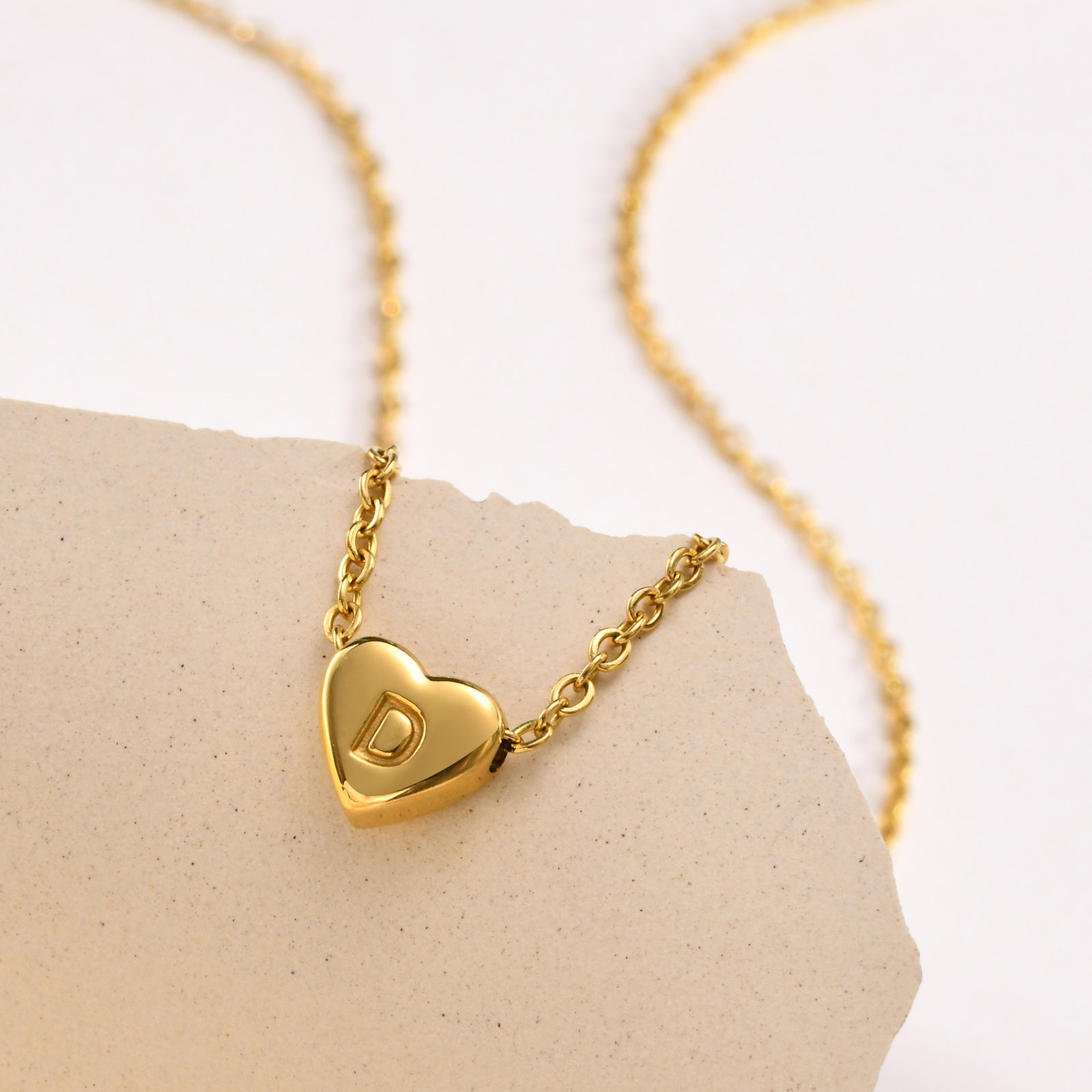 สร้อยคอจี้ตัวอักษร A-Z ขนาดเล็ - Event Z บทวิจารณ์และราคา